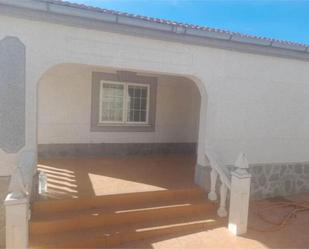 Exterior view of Single-family semi-detached to rent in Carranque  with Terrace and Furnished