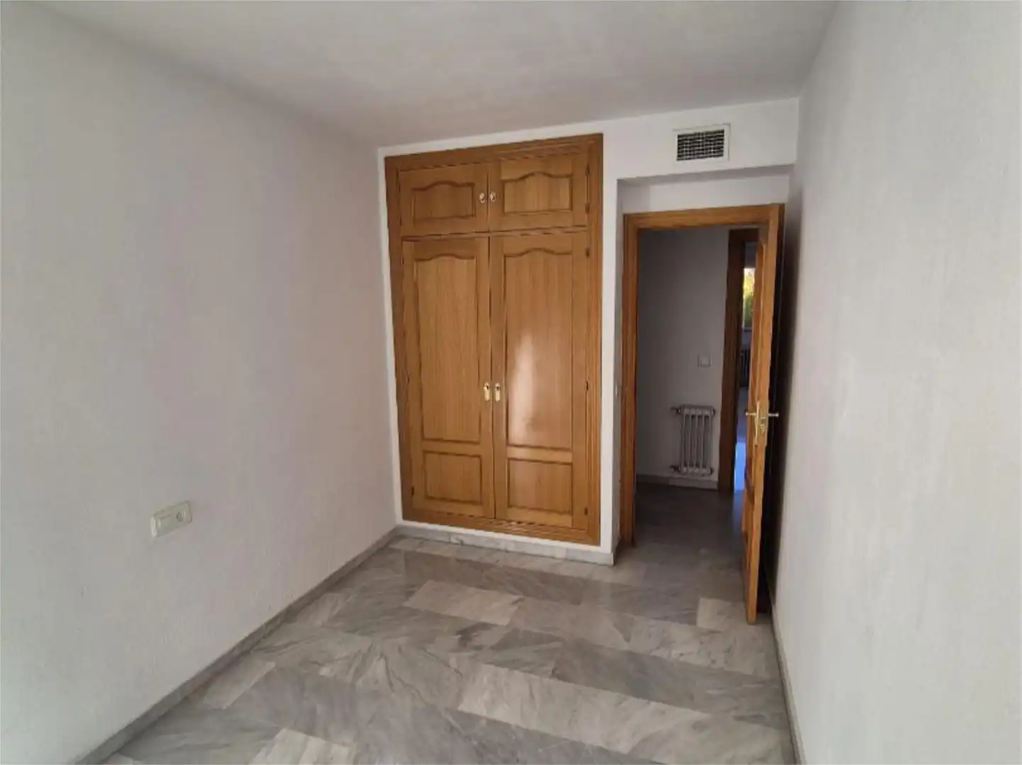 Flat for sale in Calle Periodista José María Carulla, 35, Cerrillo de Maracena - Periodistas Bedroom of Flat for sale in Granada with Air Conditioner, Heating and Private garden