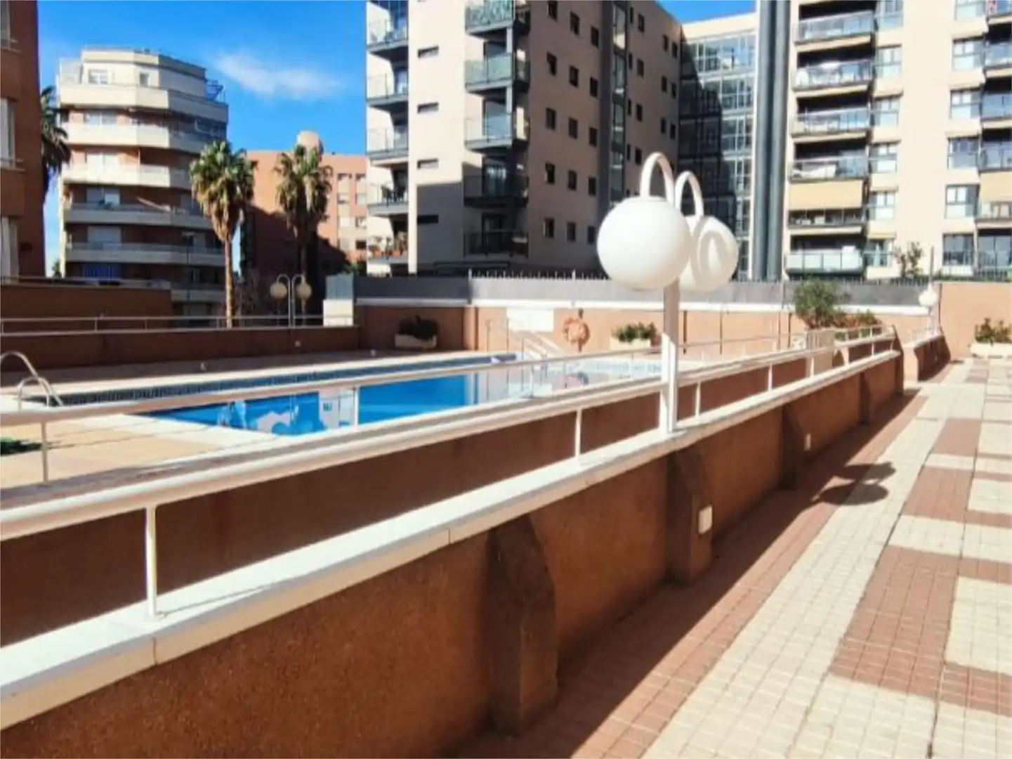 Flat for sale in Calle Periodista José María Carulla, 35, Cerrillo de Maracena - Periodistas Swimming pool of Flat for sale in Granada with Air Conditioner, Heating and Private garden