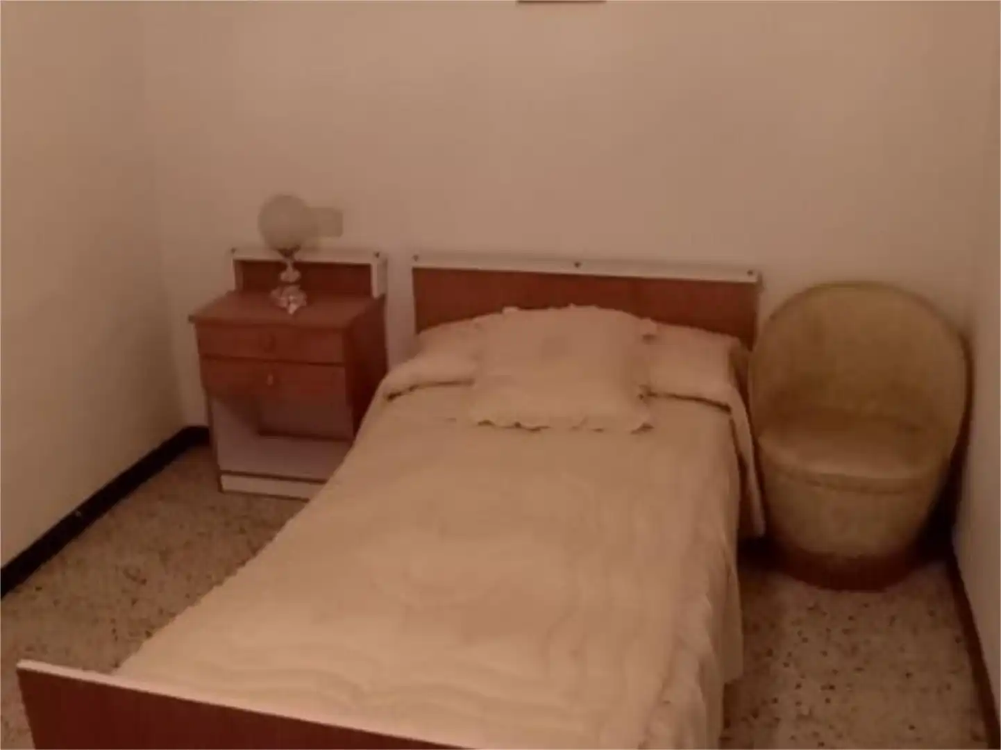Casa adosada en venda a Carrer Nou, 1, Tàrrega Dormitori de Casa adosada en venda en Tàrrega amb Balcó