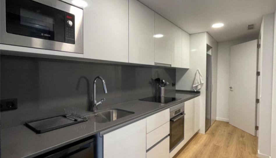 Flat to share in Carrer de L'aprestadora, 101, Santa Eulàlia, Barcelona - image 1 Photo 1 of Flat to share in Carrer de L'aprestadora, 101, Santa Eulàlia, Barcelona