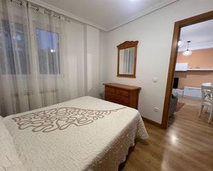 Bedroom of Flat to rent in Aranda de Duero  with Heating, Parquet flooring and Furnished