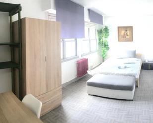 Bedroom of Apartment to share in Lugo Capital  with Heating, Parquet flooring and Storage room