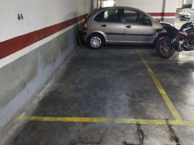 Garaje en Alquiler en Carrer Pintor Peris Aragó, 21 en Ausias March