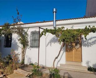 Vista exterior de Casa o xalet de lloguer en Cogollos de la Vega amb Calefacció, Jardí privat i Terrassa