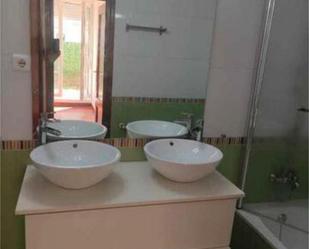 Bathroom of Flat to rent in Castañeda