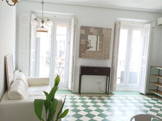 Piso en Alquiler en Calle de San Dimas, 4 en Universidad - Malasaña