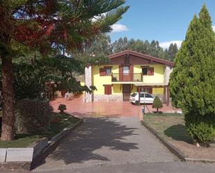 Vista exterior de Casa adosada en venda en Urduliz