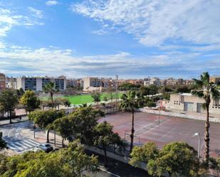 Vista exterior de Pis en venda en Alicante / Alacant amb Aire condicionat, Calefacció i Jardí privat