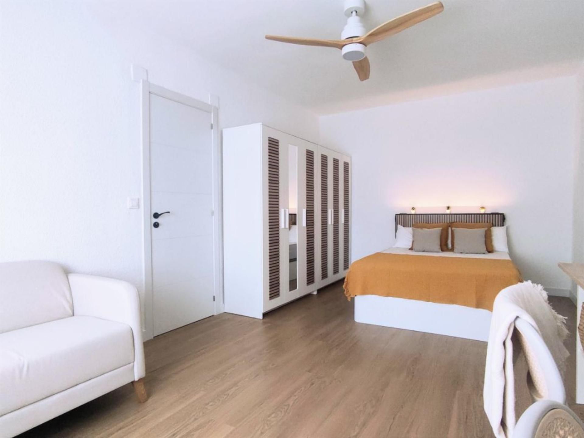 Bedroom of Flat to share in Vila-real  with Heating, Parquet flooring and Furnished