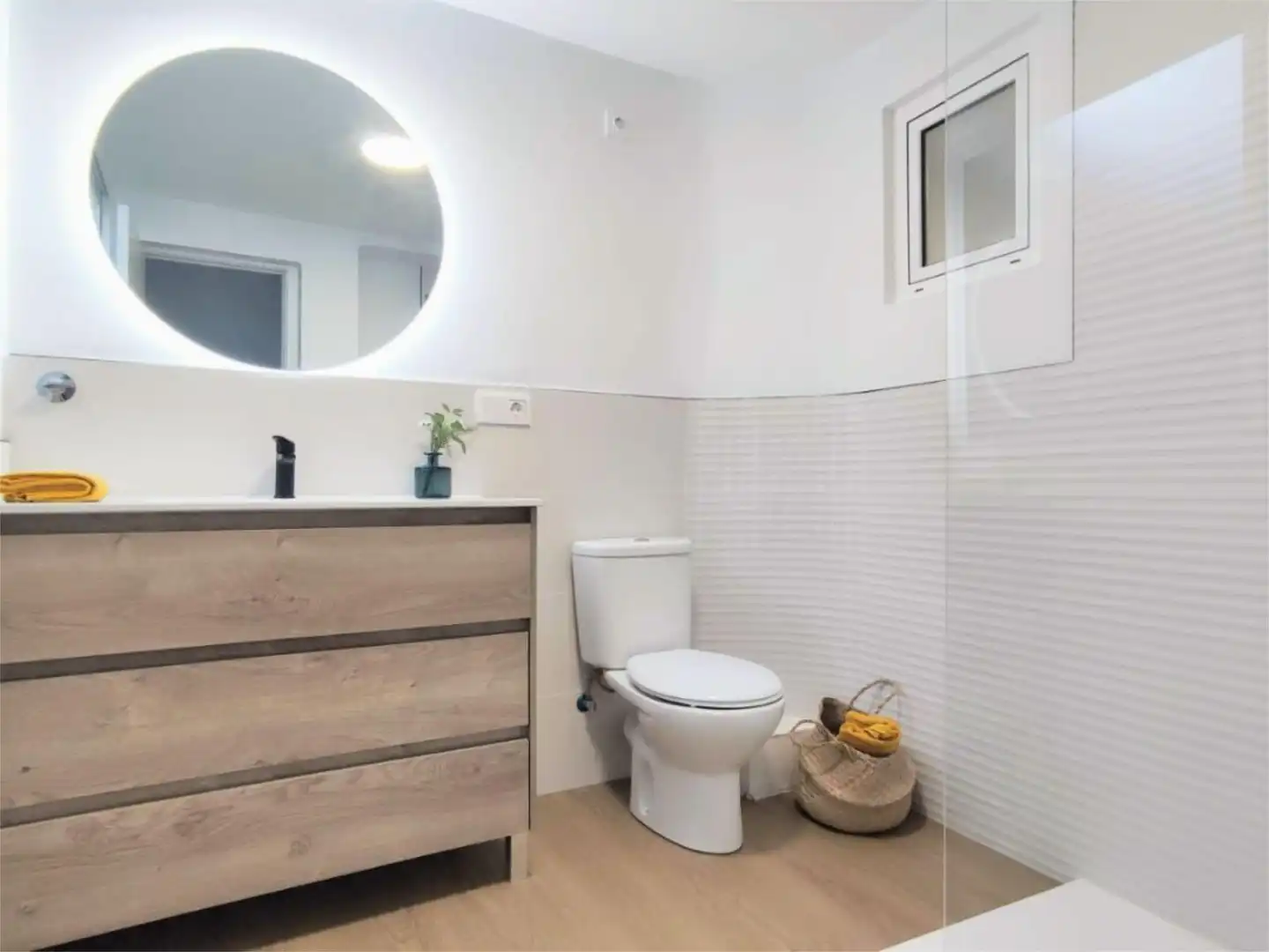 Badezimmer von Wohnung zur untervermieten in Vila-real mit Heizung, Parkett und Möbliert