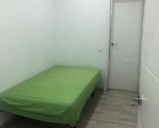 Bedroom of Flat to share in L'Hospitalet de Llobregat  with Oven, Washing machine and Microwave