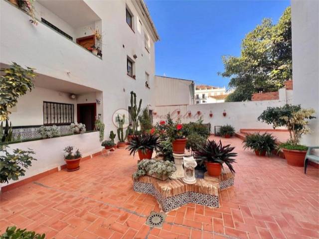 Piso en Venta en Calle Calzada, 17 en Torrox Pueblo