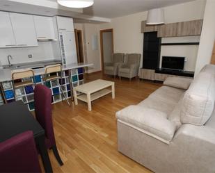 Sala d'estar de Apartament de lloguer en Cistierna amb Calefacció, Parquet i Traster