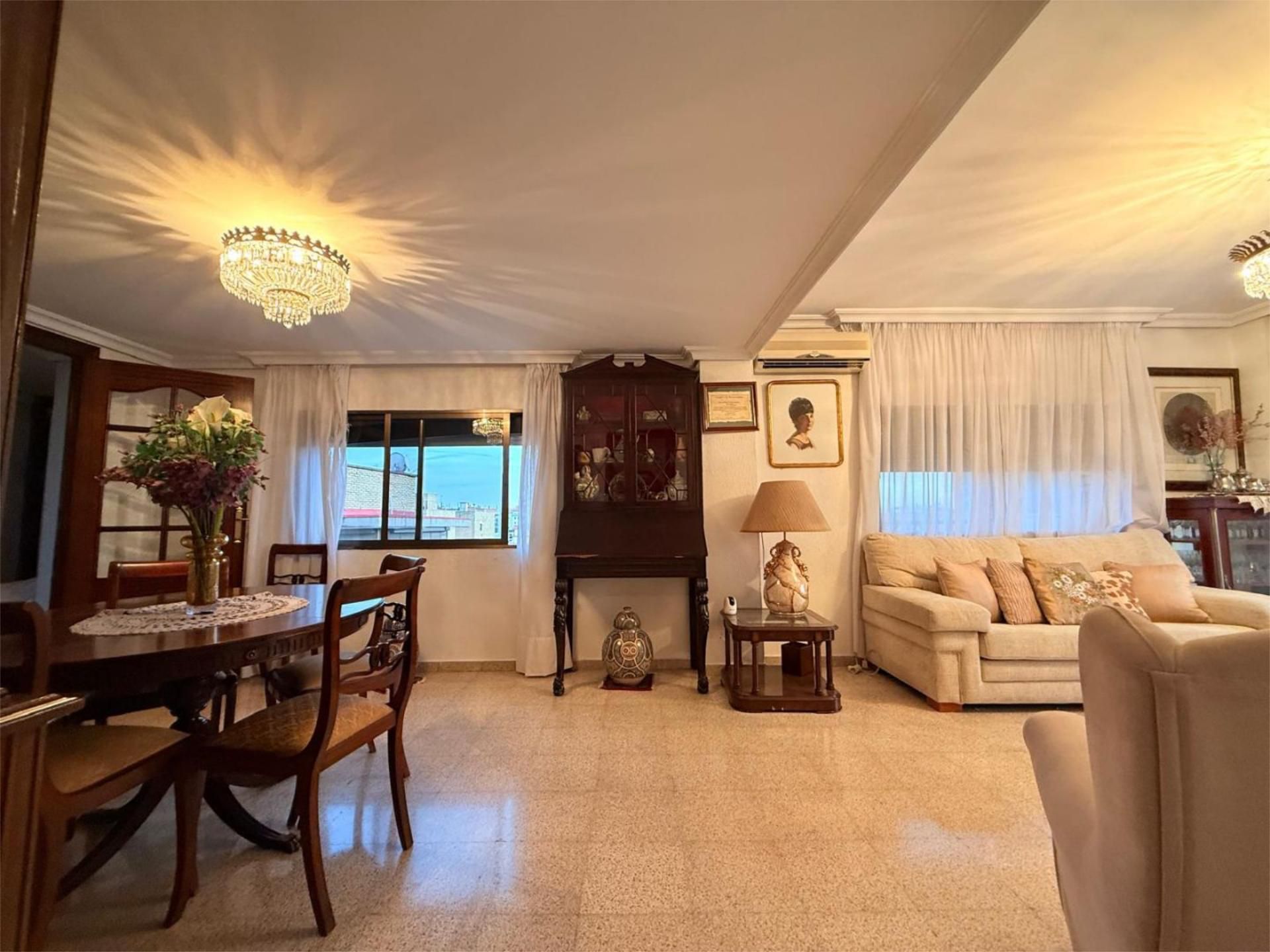 Living room of Flat for sale in  Sevilla Capital  with Air Conditioner and Terrace