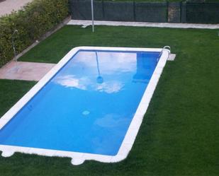 Piscina de Dúplex en venda en Riells i Viabrea amb Aire condicionat, Jardí privat i Terrassa