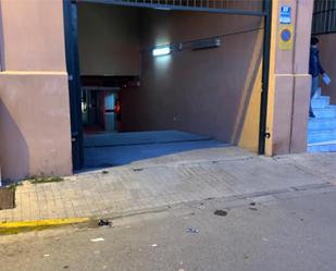 Parkplatz von Garage miete in Brenes