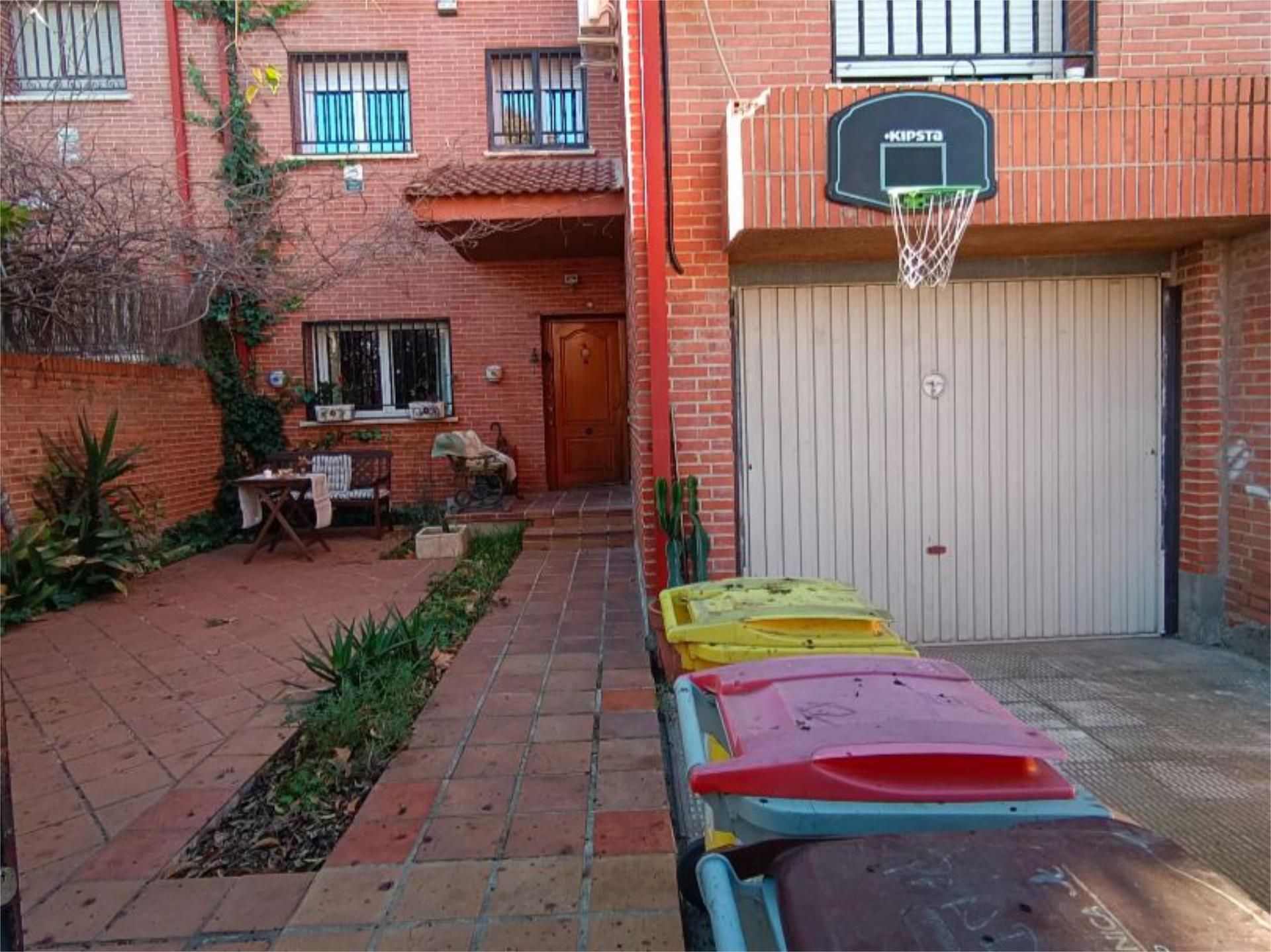 Jardí de Casa o xalet en venda en  Madrid Capital amb Aire condicionat, Calefacció i Jardí privat