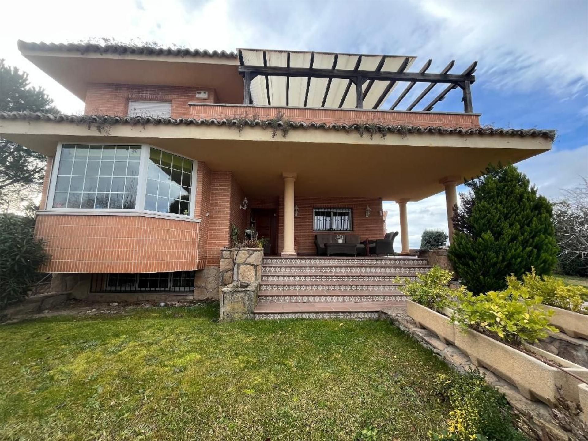 Exterior view of House or chalet for sale in Boadilla del Monte  with Air Conditioner, Terrace and Balcony