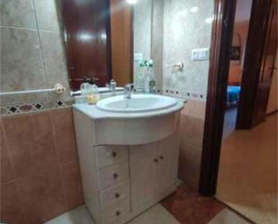 Bathroom of Flat for sale in  Sevilla Capital  with Private garden, Storage room and Furnished