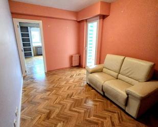 Sala d'estar de Pis en venda en Valladolid Capital amb Calefacció, Parquet i Terrassa