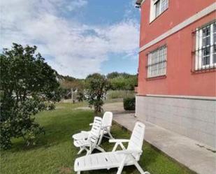 Jardí de Casa o xalet en venda en Cangas  amb Terrassa i Piscina