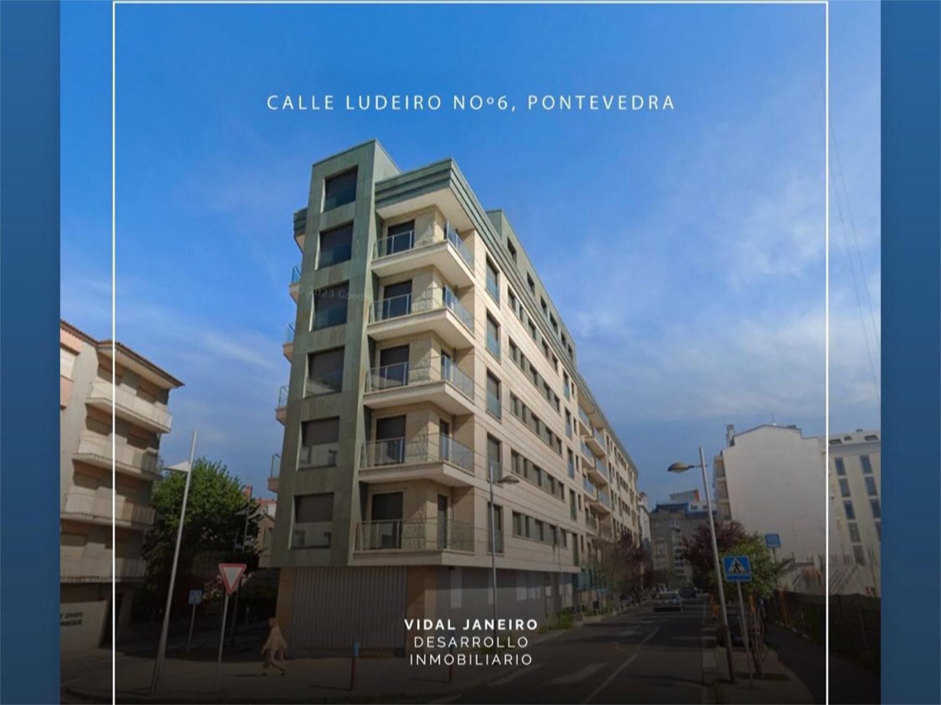 Exterior view of Flat for sale in Pontevedra Capital   with Air Conditioner and Balcony