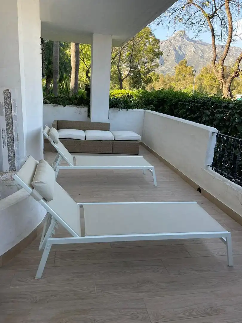 Wohnungen zur Miete in Urbanización Nueva Andalucía a, 38c, La Dama de Noche - La Alzambra Terrasse von Wohnungen zur Miete in Marbella mit Klimaanlage, Terrasse und Schwimmbad