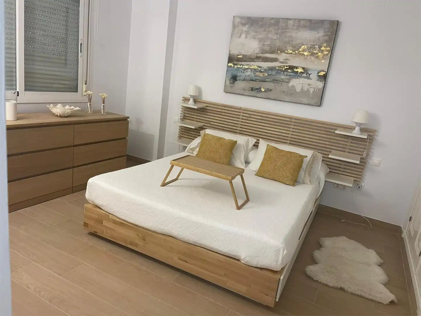 Wohnungen zur Miete in Urbanización Nueva Andalucía a, 38c, La Dama de Noche - La Alzambra Schlafzimmer von Wohnungen zur Miete in Marbella mit Klimaanlage, Terrasse und Schwimmbad