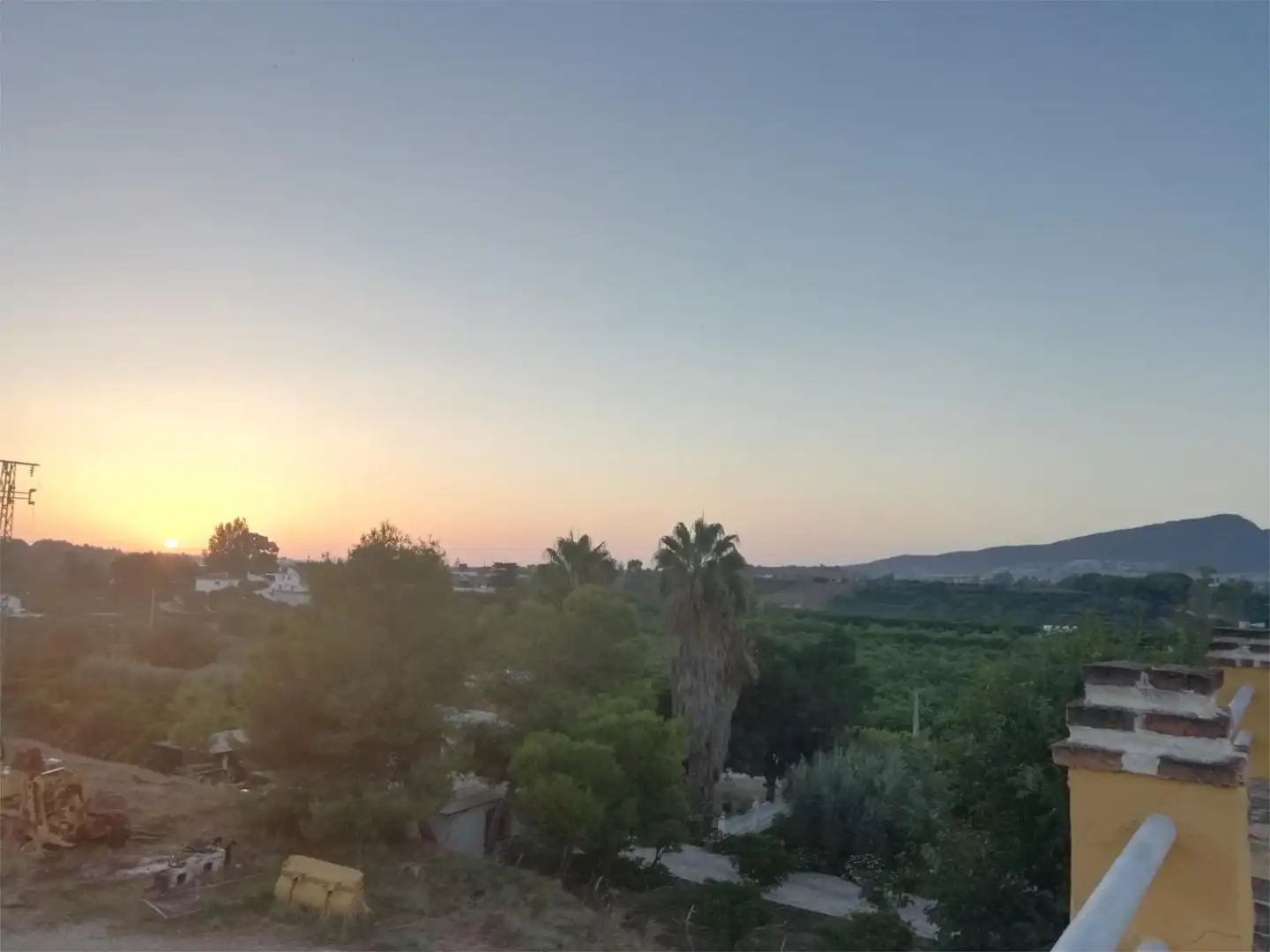 Casa adosada en venda a Calle Carambola, 66, El Romeral - Peñón de Zapata Vista exterior de Casa adosada en venda en Alhaurín de la Torre amb Aire condicionat, Jardí privat i Terrassa