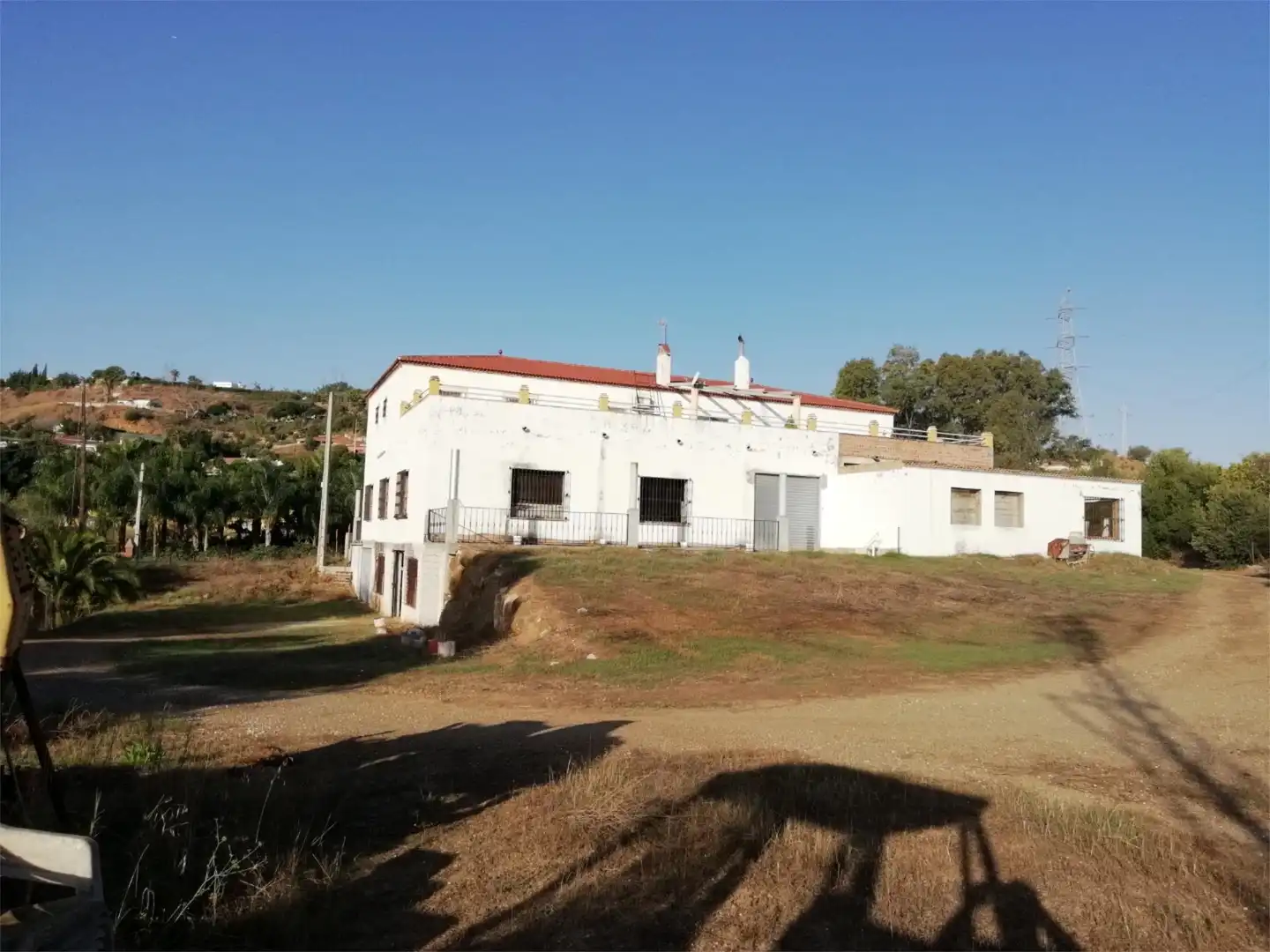 Casa adosada en venda a Calle Carambola, 66, El Romeral - Peñón de Zapata Vista exterior de Casa adosada en venda en Alhaurín de la Torre amb Aire condicionat, Jardí privat i Terrassa