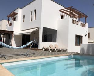 Swimming pool of House or chalet for sale in Teguise  with Air Conditioner, Private garden and Parquet flooring