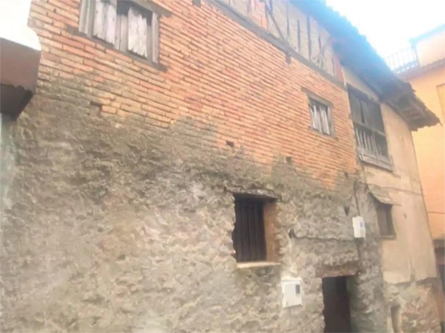 Casa o xalet en venda a Calle Pozorapaz, 10, Villanueva de la Vera Vista exterior de Casa o xalet en venda en Villanueva de la Vera amb Traster