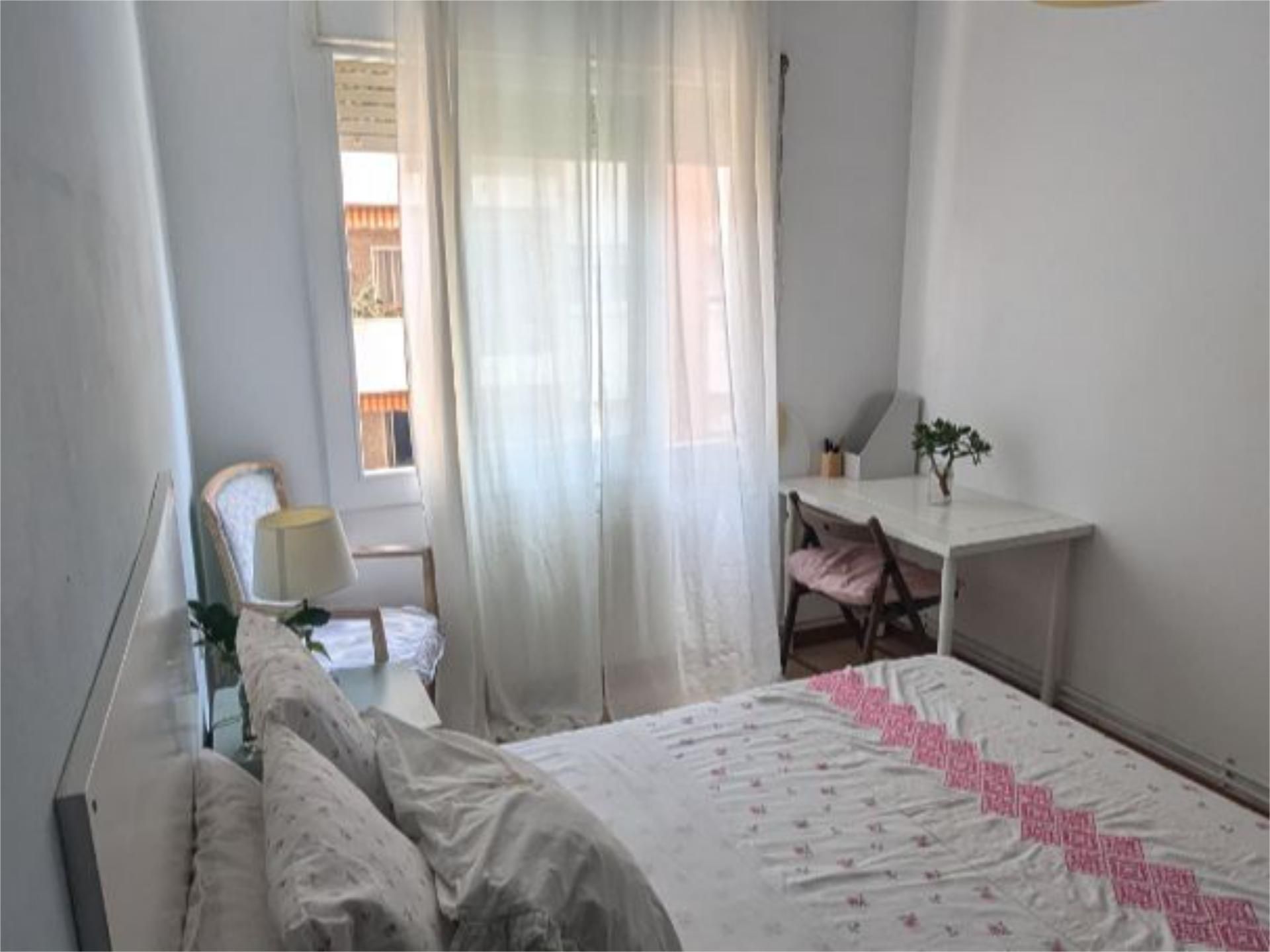 Flat to share in Carrer de Caballero, 73, Barri de les Corts Bedroom of Flat to share in Barcelona Capital with Furnished, Balcony and Video intercom