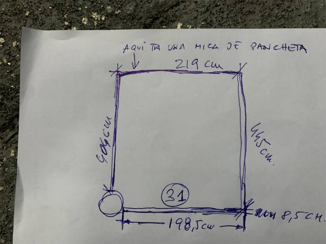 Garaje en Venta en Passatge de Roura, 11 en El Camp de l'Arpa del Clot