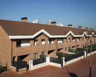 Exterior view of Single-family semi-detached to share in Vitoria - Gasteiz  with Heating, Private garden and Parquet flooring