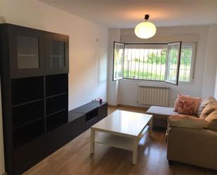 Sala d'estar de Apartament de lloguer en Chiloeches amb Calefacció, Moblat i Forn