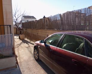 Vista exterior de Casa adosada en venda en Manzanares amb Aire condicionat, Calefacció i Moblat