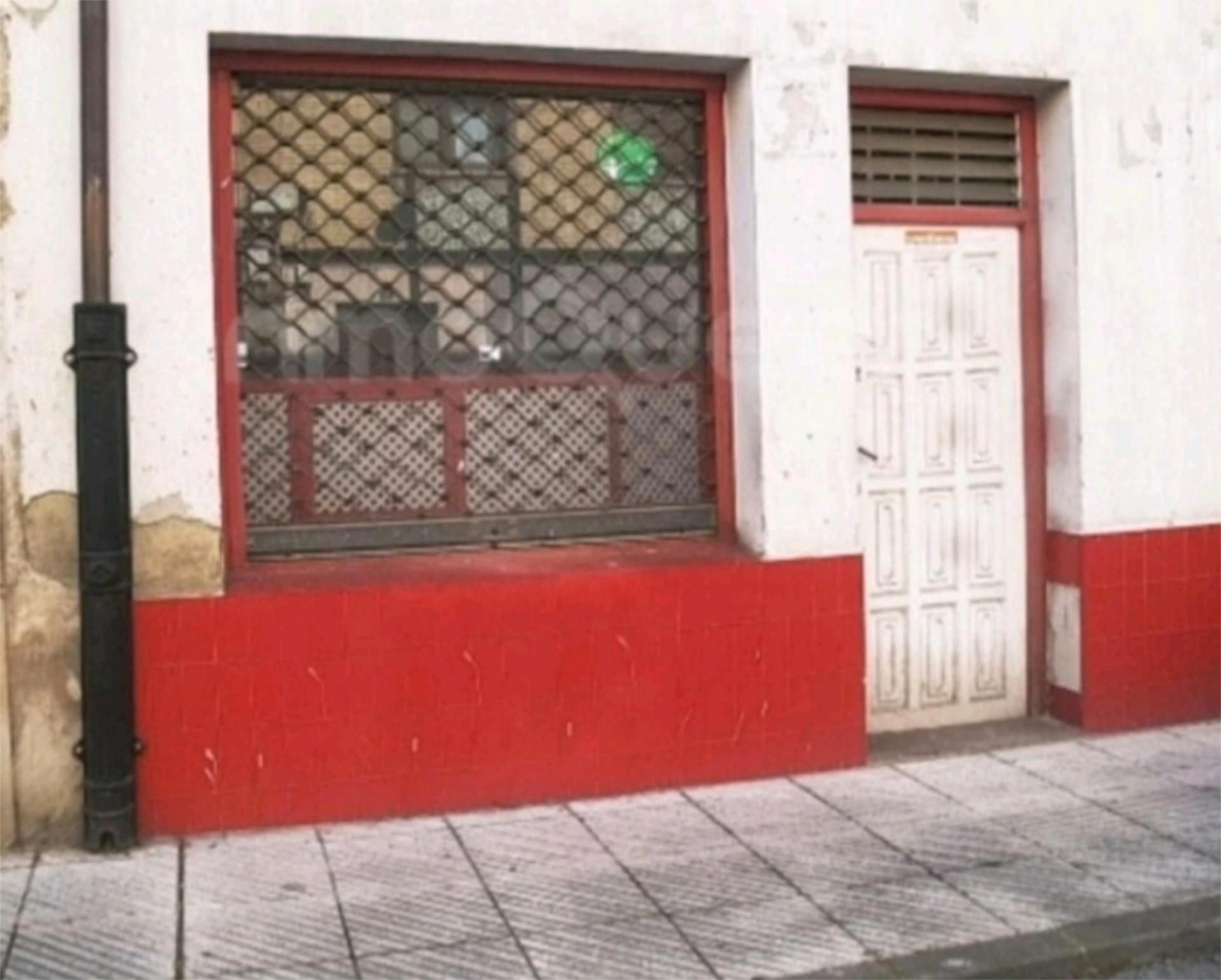 Vista exterior de Local de lloguer en Laviana
