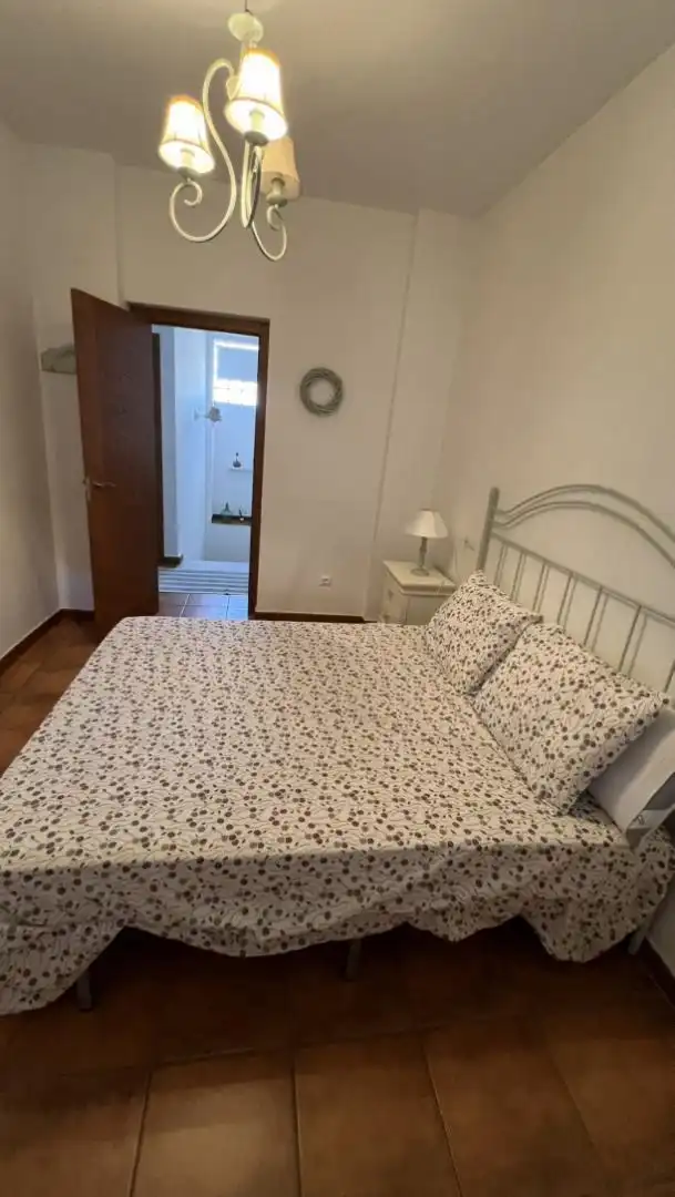 Casa adosada en venta en Calle de Toledo, 7, Peal de Becerro Habitación de Casa adosada en venta en Peal de Becerro con Aire acondicionado y Amueblado