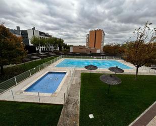 Swimming pool of Flat for sale in  Madrid Capital  with Air Conditioner, Terrace and Swimming Pool