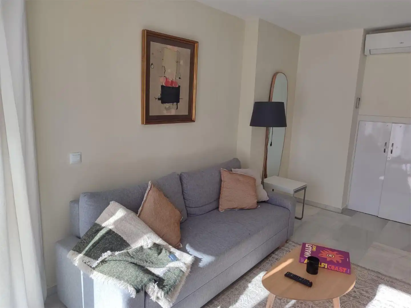 Pis en venda a Calle San Gregorio de Calypso, 1, Calahonda Sala d'estar de Pis en venda en Mijas amb Aire condicionat, Calefacció i Jardí privat
