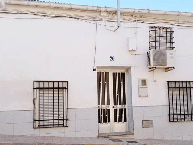 Planta baja en Venta en Calle la Pompa, 19 en Mengíbar
