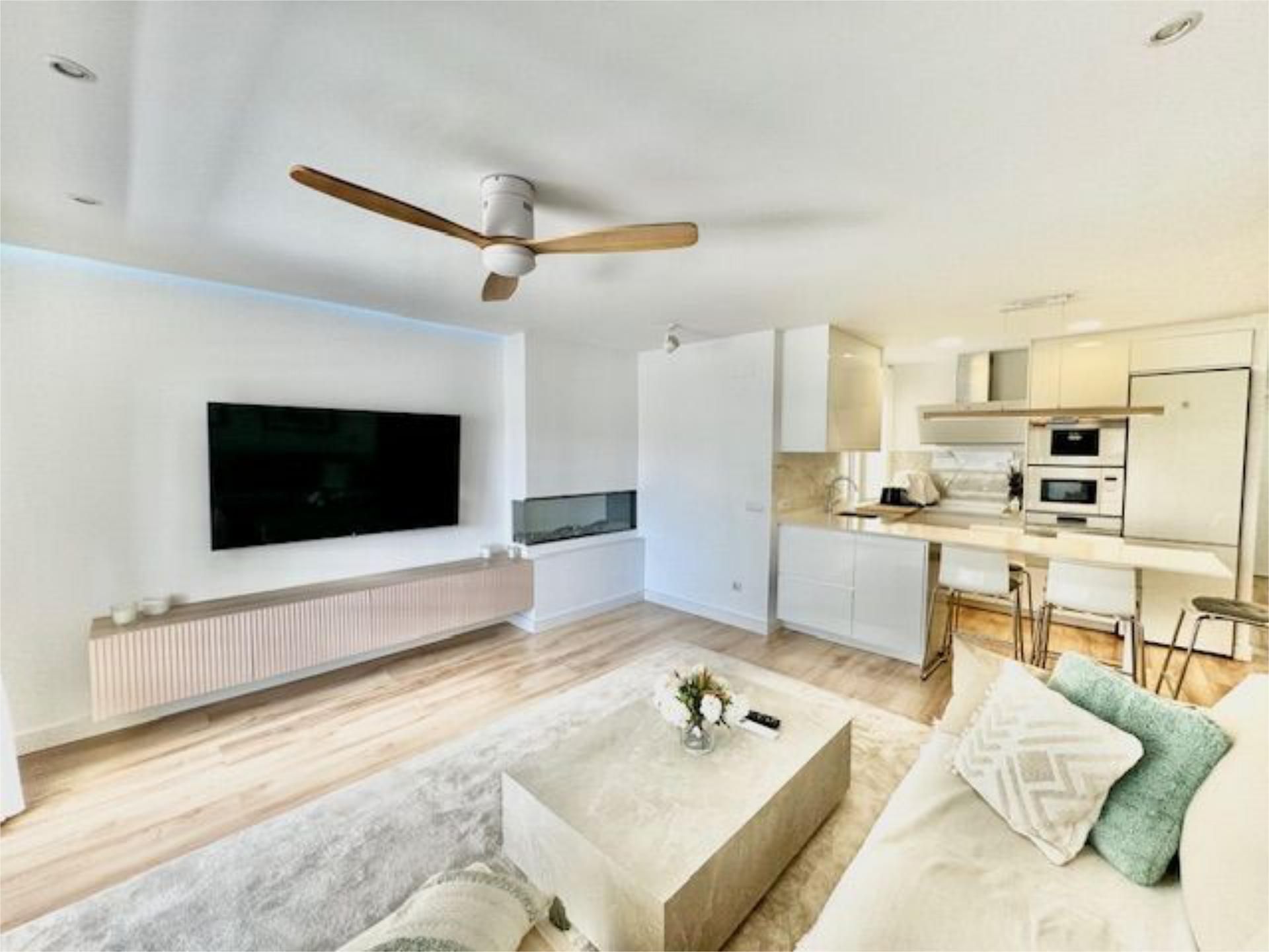 Sala de estar de Piso en venta en Marbella con Aire acondicionado, Calefacción y Parquet