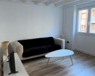 Living room of Flat to rent in  Madrid Capital  with Air Conditioner, Heating and Parquet flooring