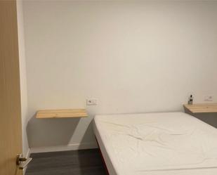 Bedroom of Flat to share in Reus  with Air Conditioner, Heating and Terrace