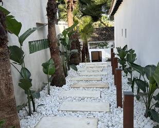 Jardí de Casa o xalet de lloguer en Marbella amb Aire condicionat, Terrassa i Piscina