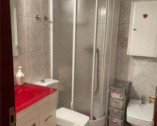 Bathroom of Flat for sale in Barakaldo 