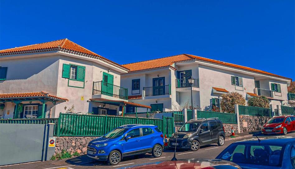Casa adosada en venda a Calle las Toscas, 33, Santa Catalina, Santa Cruz de Tenerife - imatge 1 Foto 1 de Casa adosada en venda a Calle las Toscas, 33, Santa Catalina, Santa Cruz de Tenerife