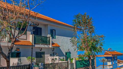 Casa adosada en venda a Calle las Toscas, 33, Santa Catalina, Santa Cruz de Tenerife - imatge 2 Foto 2 de Casa adosada en venda a Calle las Toscas, 33, Santa Catalina, Santa Cruz de Tenerife